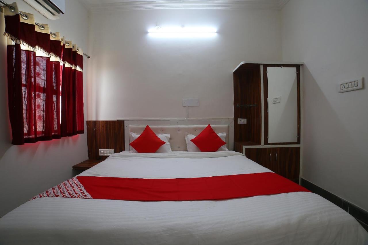 Oyo 37077 Hotel Rawat Ajmer Bagian luar foto