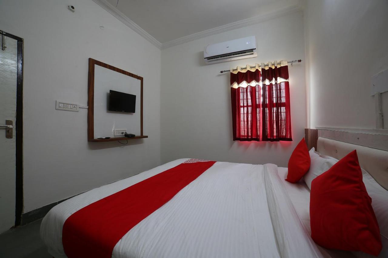 Oyo 37077 Hotel Rawat Ajmer Bagian luar foto