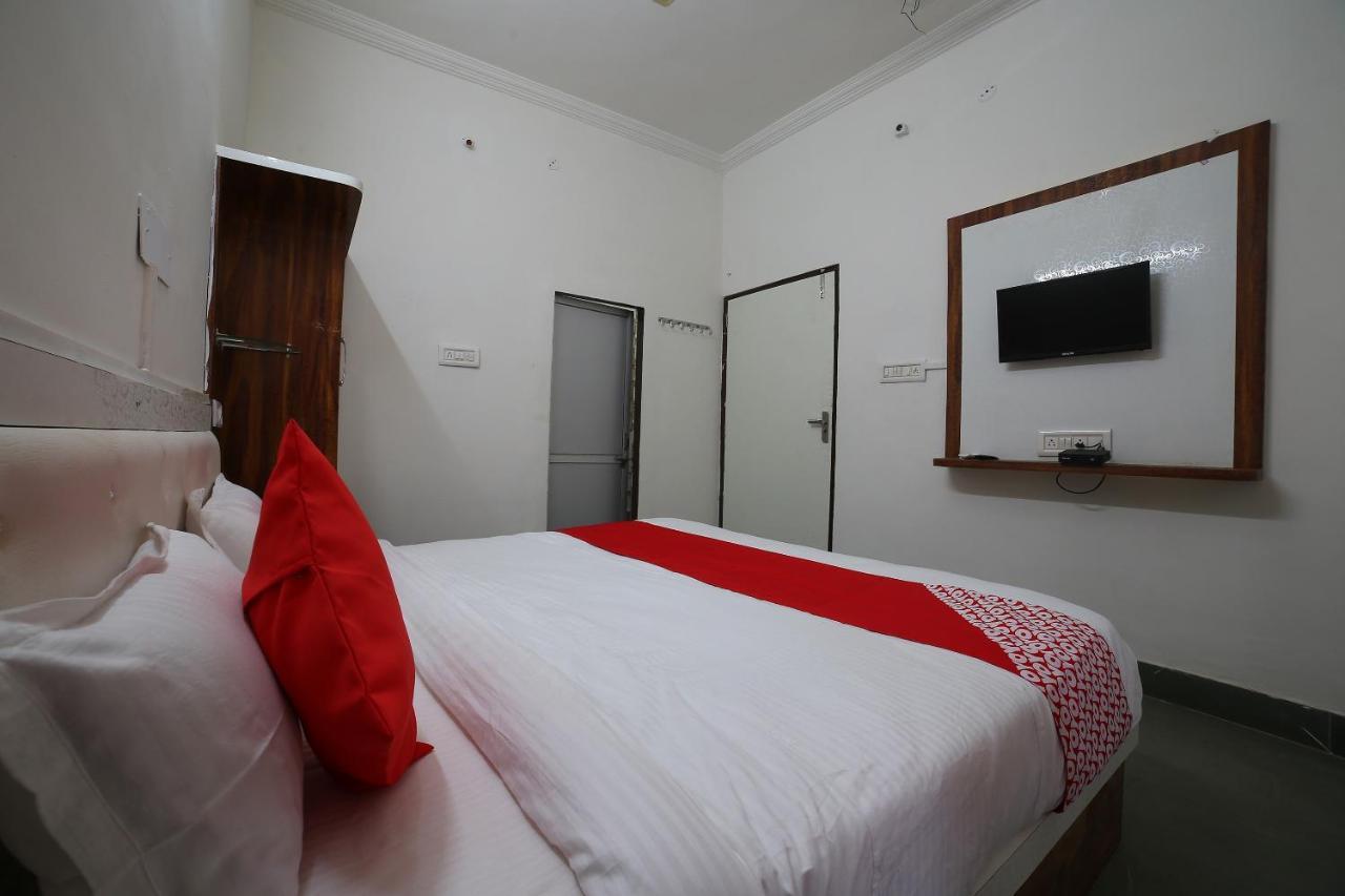 Oyo 37077 Hotel Rawat Ajmer Bagian luar foto