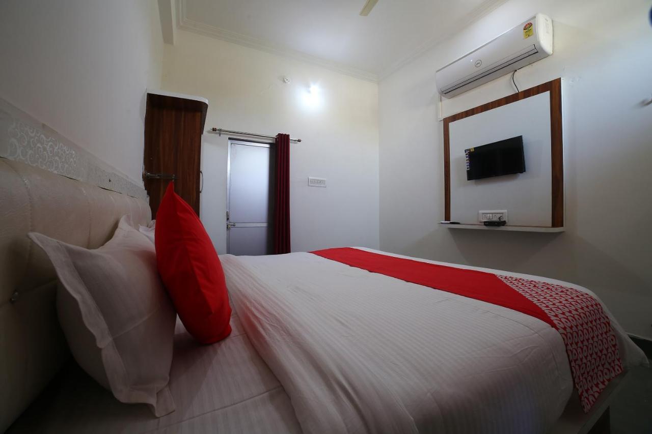 Oyo 37077 Hotel Rawat Ajmer Bagian luar foto