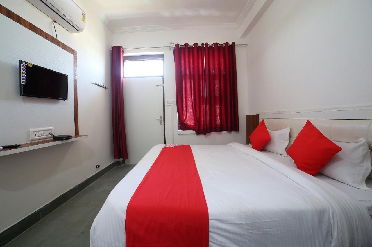 Oyo 37077 Hotel Rawat Ajmer Bagian luar foto