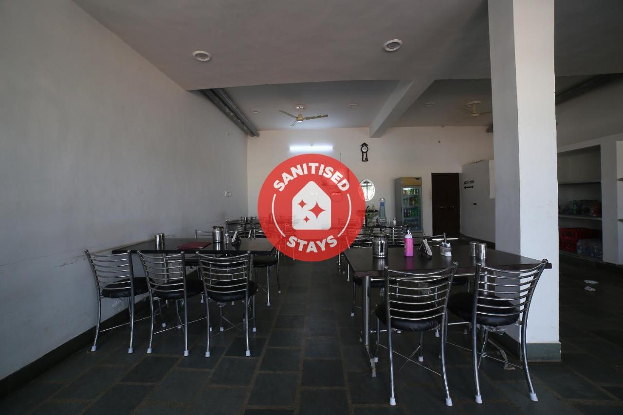 Oyo 37077 Hotel Rawat Ajmer Bagian luar foto
